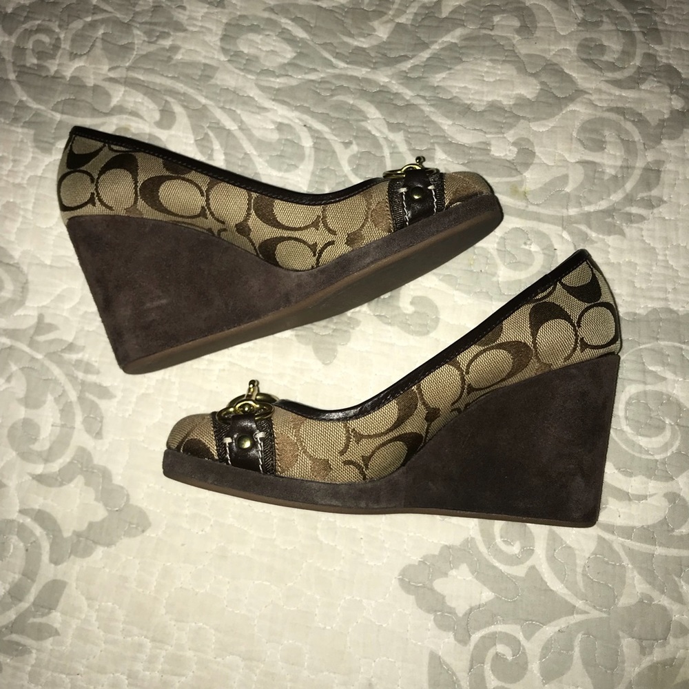 Coach Signature”Issy” Round Toe Wedge,Size-6.5 - Picture 6 of 12